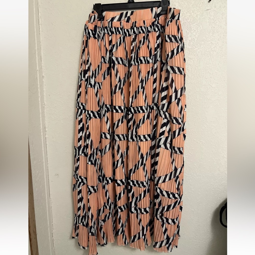 Nema Avenue Women's Elastic Waist Pleated Midi Skirt  Size 3XL  Pink  Printed